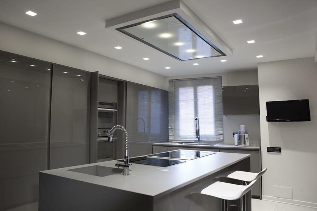 Crystal Skyline Neapolis Apartment Екстериор снимка